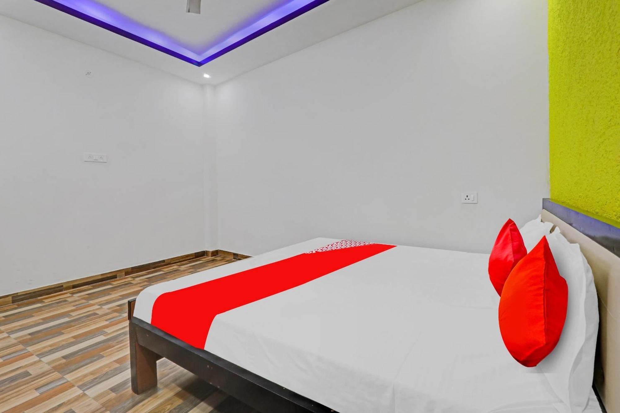 Hotel O R K Hotels 勒克瑙 外观 照片