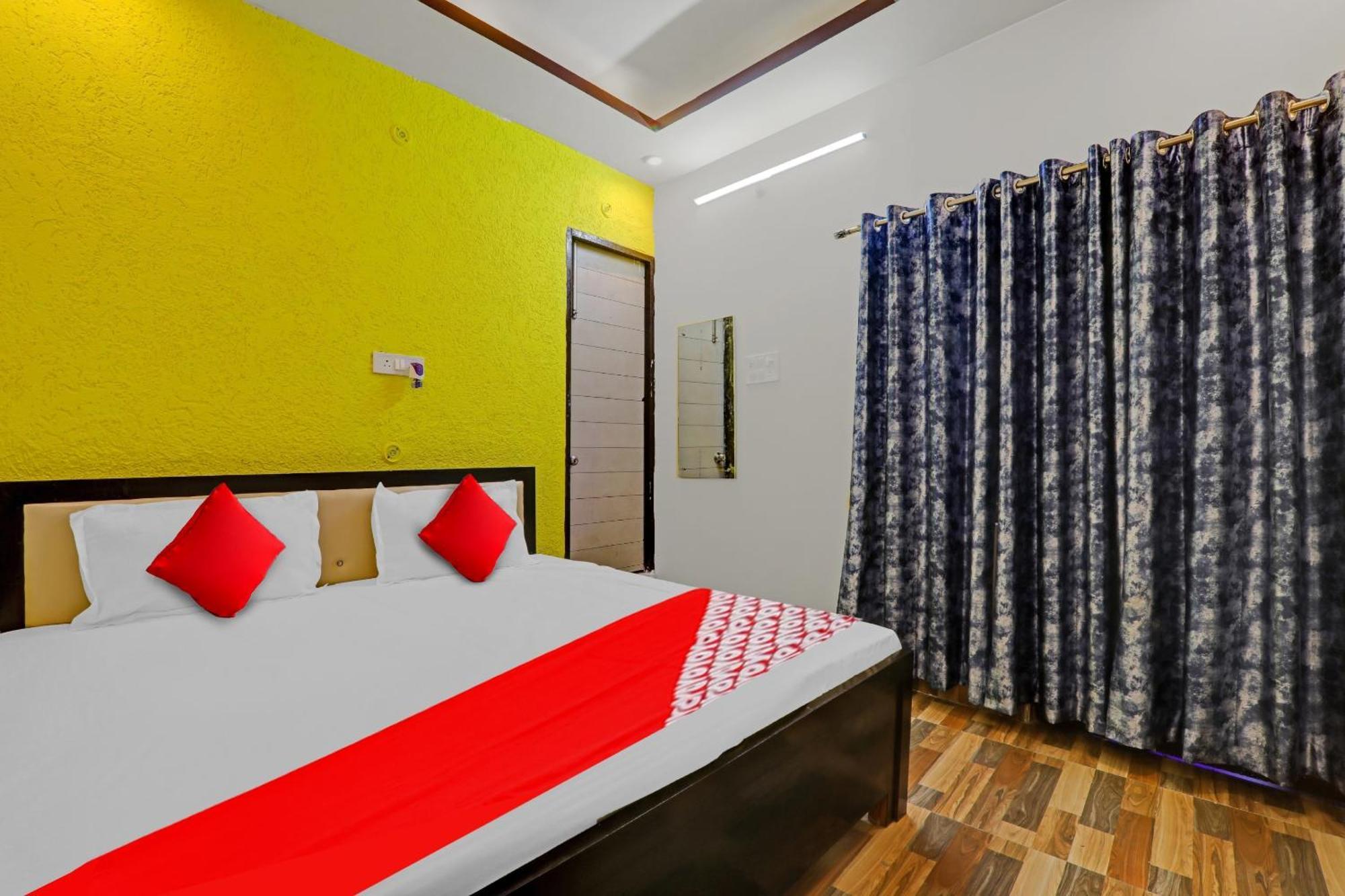 Hotel O R K Hotels 勒克瑙 外观 照片