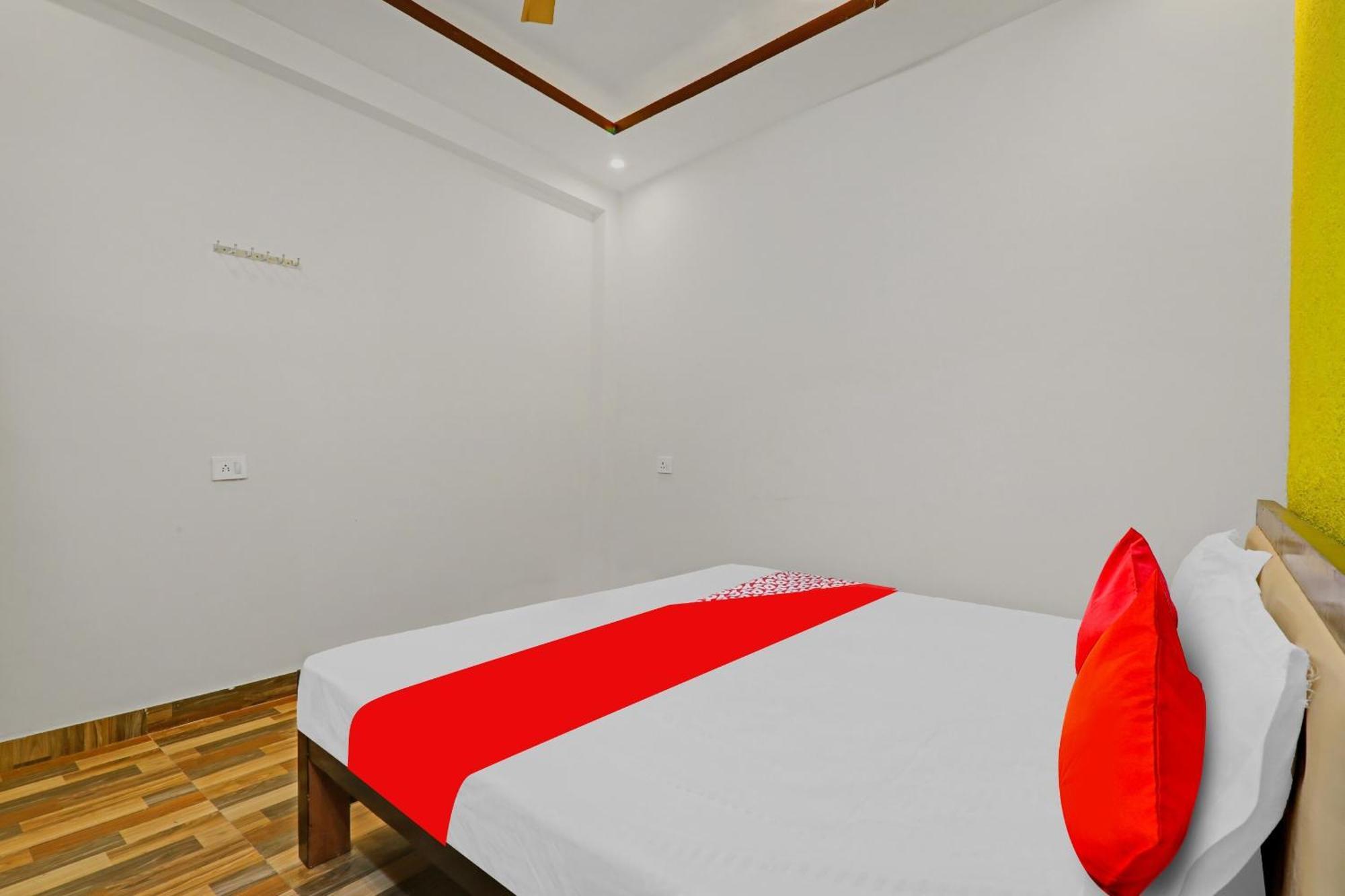 Hotel O R K Hotels 勒克瑙 外观 照片
