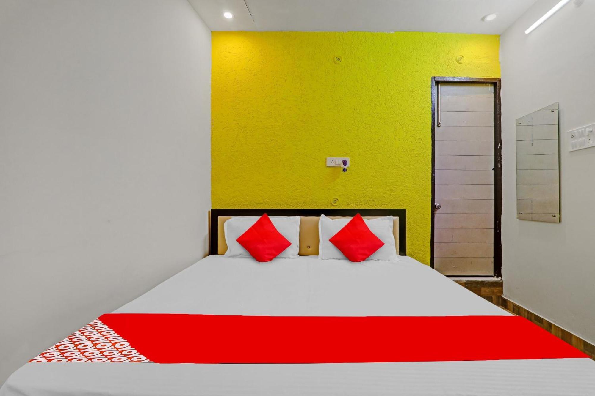 Hotel O R K Hotels 勒克瑙 外观 照片