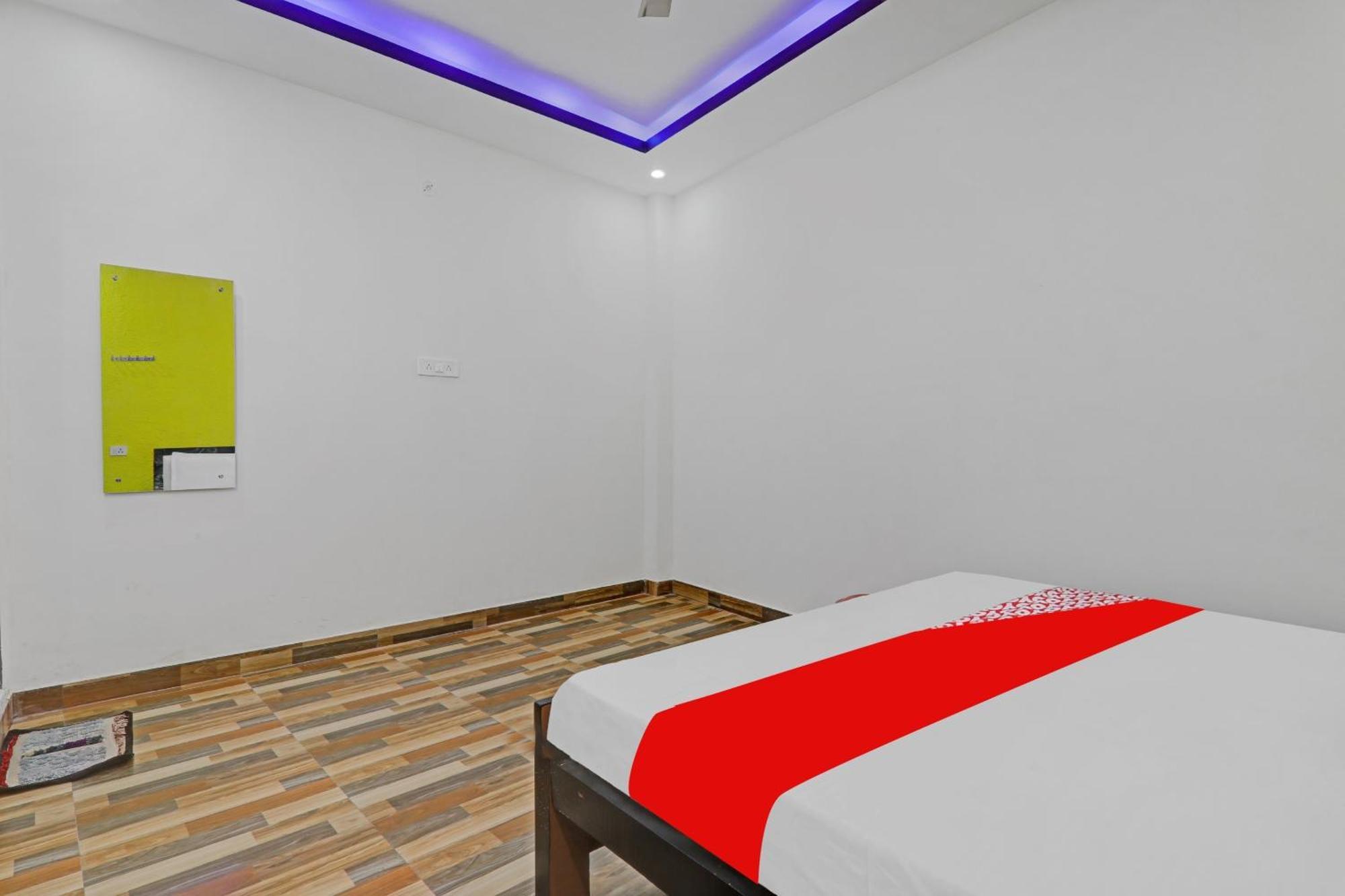 Hotel O R K Hotels 勒克瑙 外观 照片