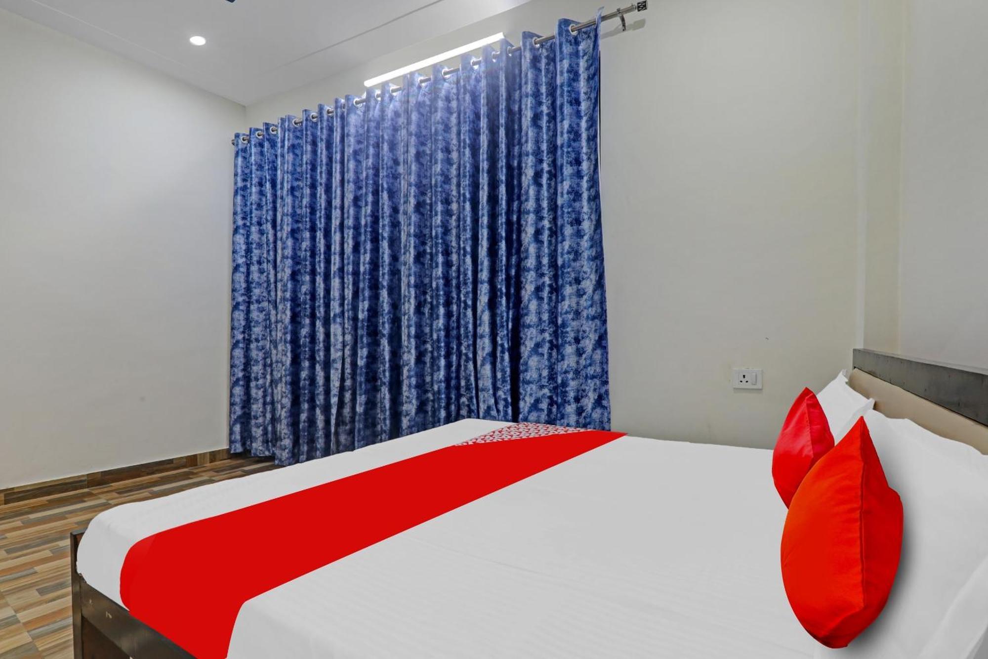 Hotel O R K Hotels 勒克瑙 外观 照片